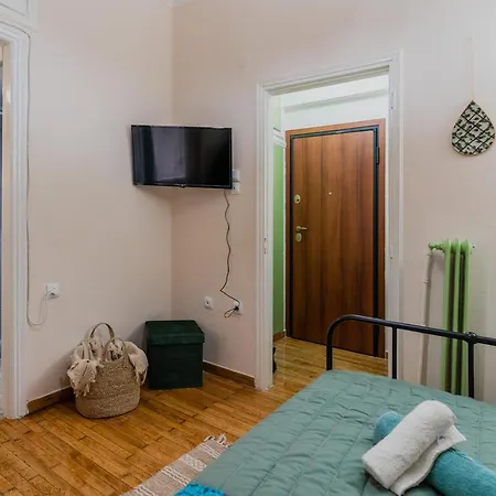 Green Boho Apartment-2